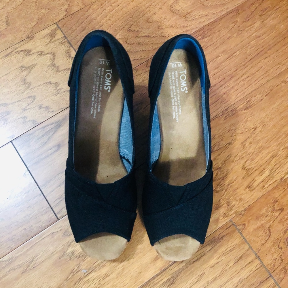 TOMS Black Wedges - New without Box